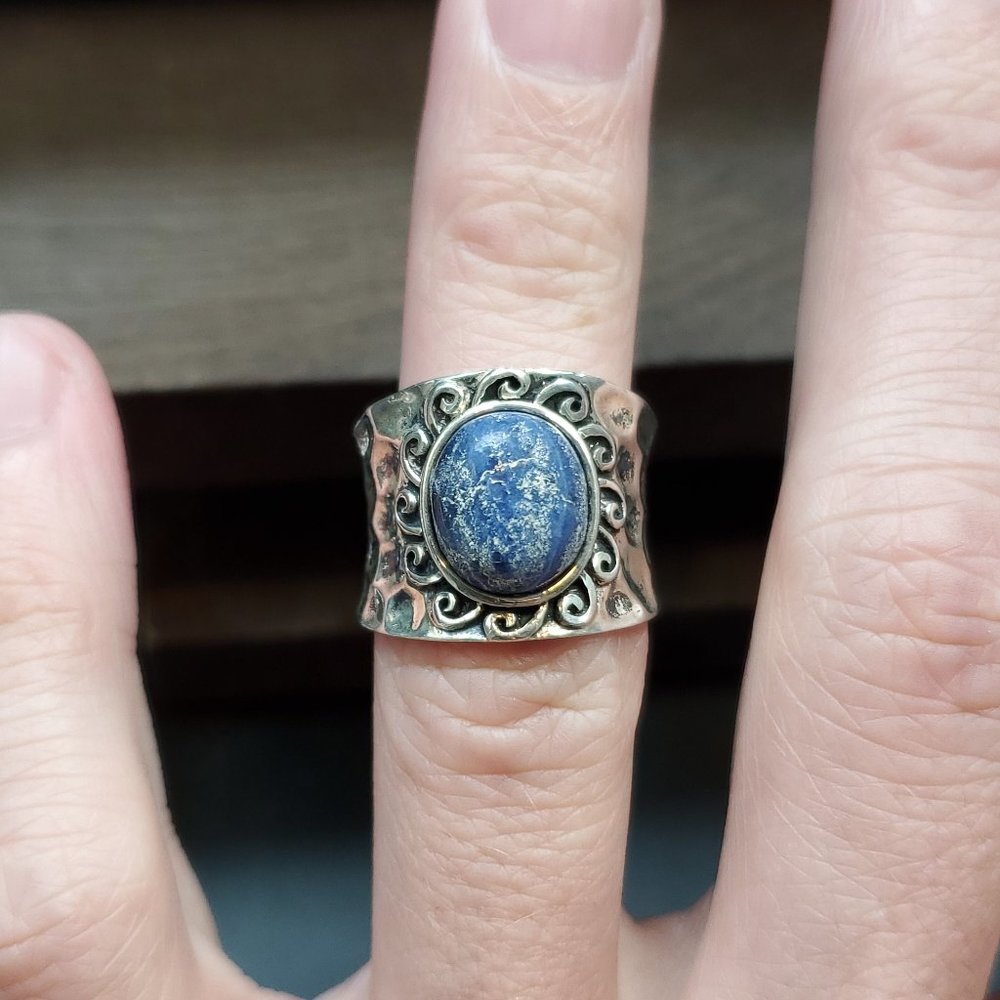 Size 6 Sterling Silver Hammered Tarnished Blue Stone Ring